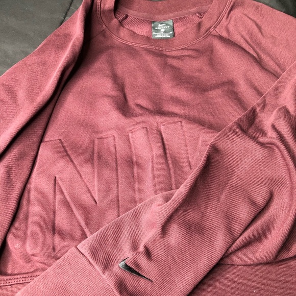 Nike Top - Picture 2 of 3